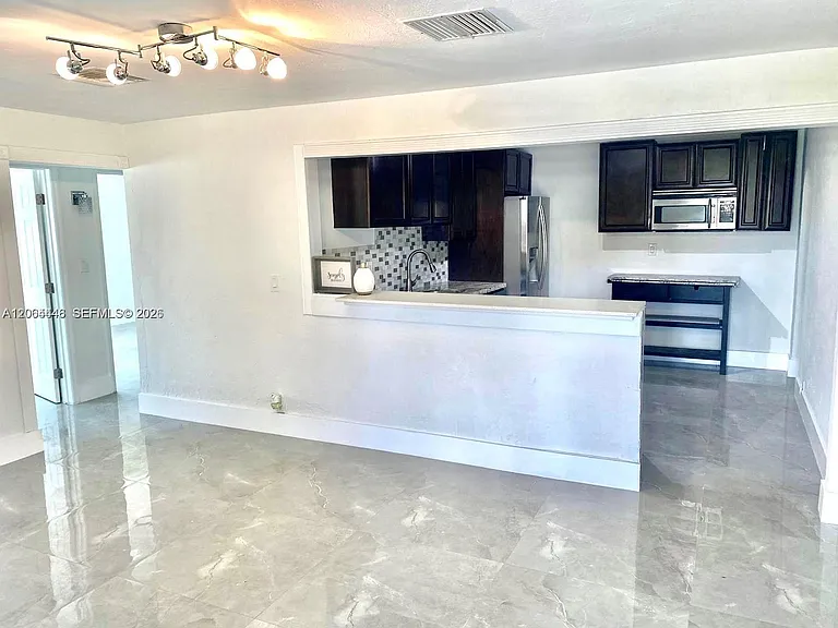 112 Ronald Rd — Photo 3