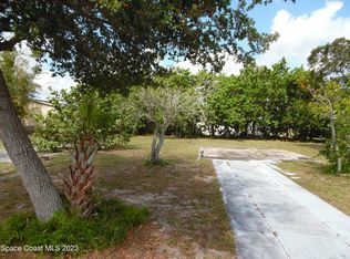 415 Plover Dr, Barefoot Bay, FL 32976