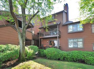 610 Sanderling Ct, Secaucus, NJ 07094