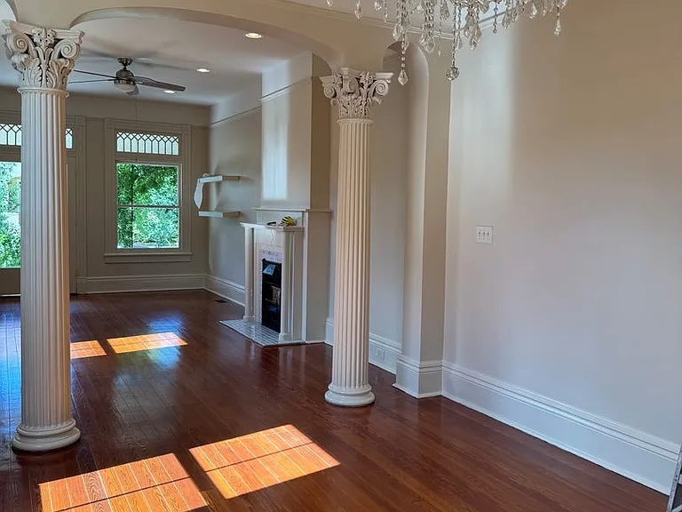 Gorgeous Two Story 3BD/2.5BA w/ Private Fenced in Backyard — Photo 7