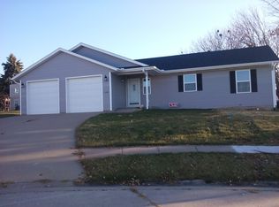 1102 W 18th St, Maryville, MO 64468