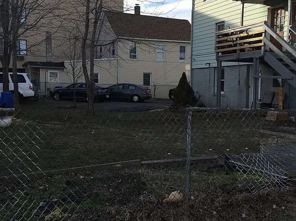 207 Washington Ave, Hackensack, NJ 07601