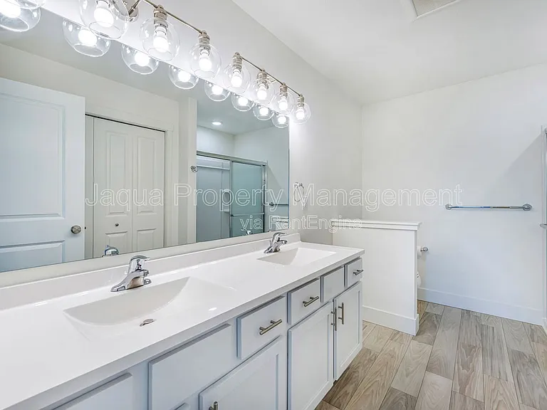 9424 Snow Valley Dr SE — Photo 20