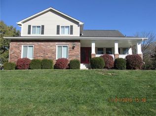 3425 SW Kimstin Cir, Blue Springs, MO 64015