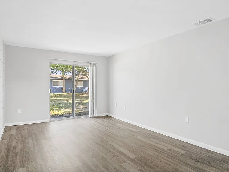 Bella Sol Apartments — Photo 17