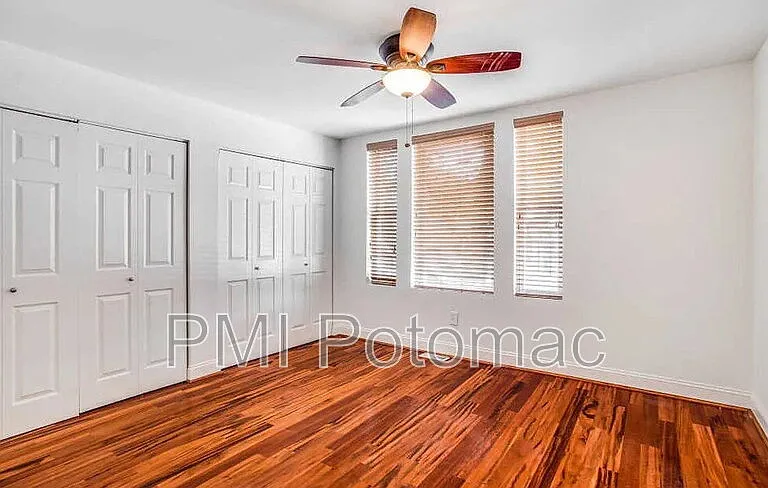 729 10th St NE — Photo 10