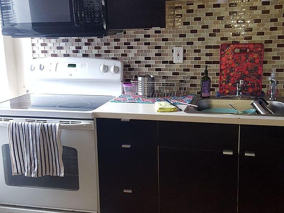 New Kitchen & Appliances & Microwave