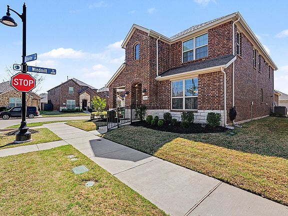 3rd image of 1236 Ridgeline St