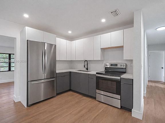 5th image of 661 NW 191st St