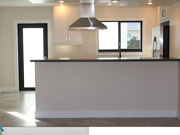 3rd image of 200 NW 25th St APT 4
