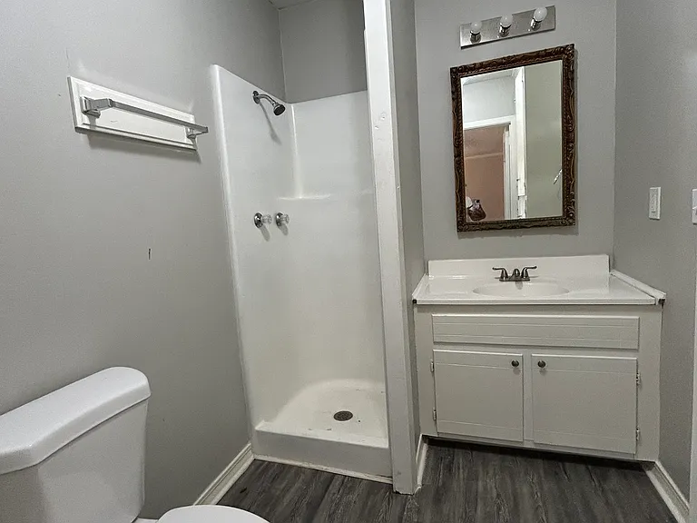 Maplewood Dr — Photo 17