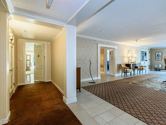 2nd image of 2970 Saint Johns Ave #1E