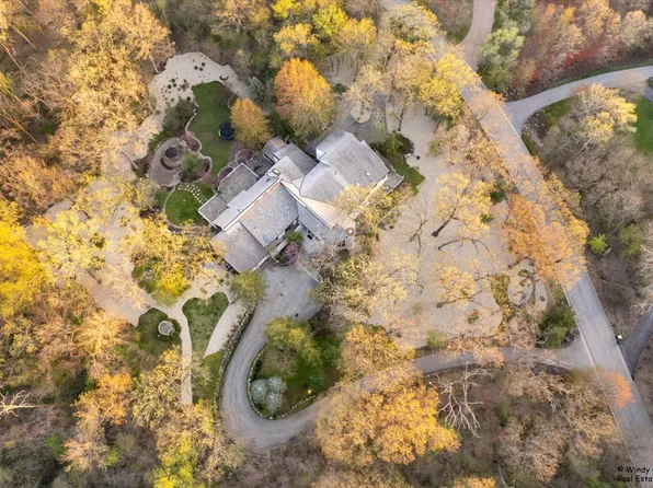 12 Rock Ridge Rd, Barrington, IL 60010