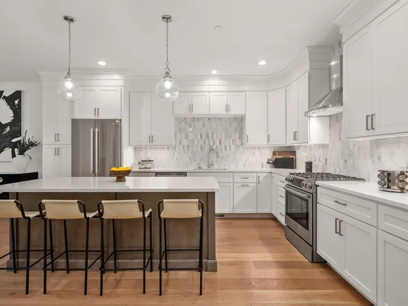 5 Granville Ln #5, Amesbury, MA 01913