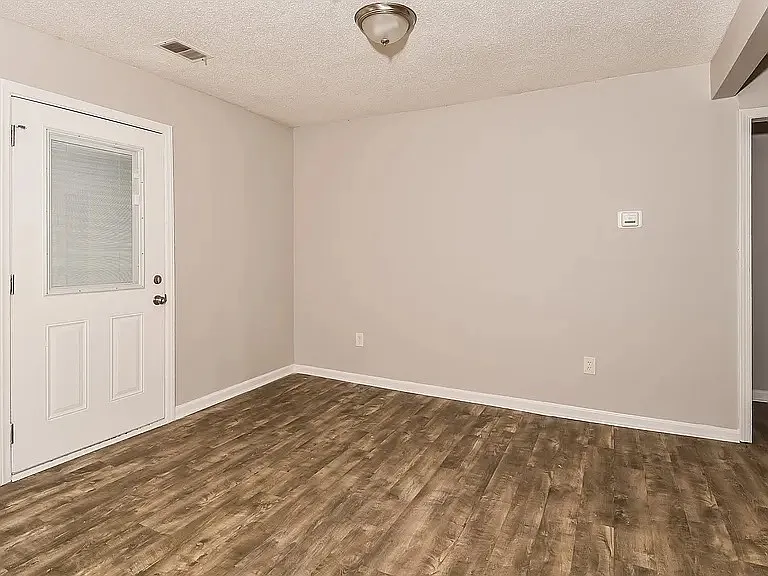 242 Holmsbury Rd — Photo 8