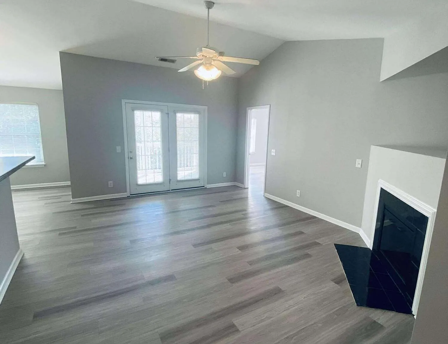 Studio, 2.0 bath, 1253 sqft, $1,350 — Photo 3