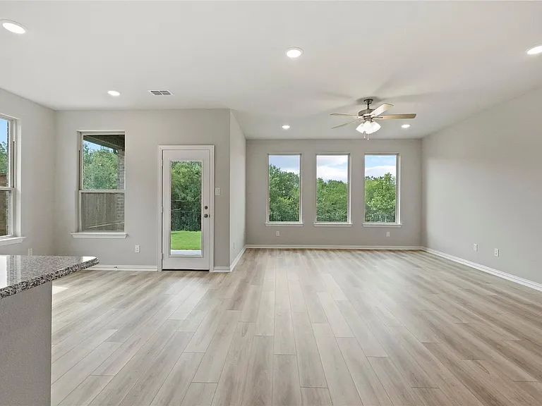 1515 Bridlepath Trl — Photo 20