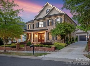 1117 Churchill Commons Dr, Charlotte, NC 28211