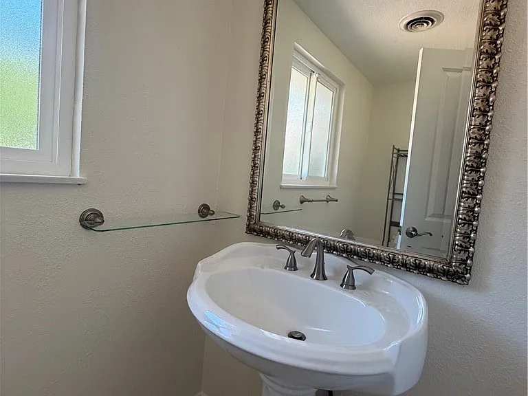 61 E Orange Grove Ave — Photo 17
