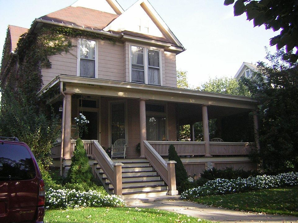 113 S. Kensington Avenue La Grange, IL 60525