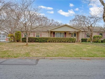 1146 Granite Dr, Bethlehem, PA, 18017