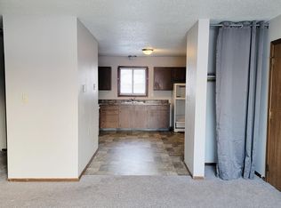 518 4th St SW APT 201, Jamestown, ND 58401