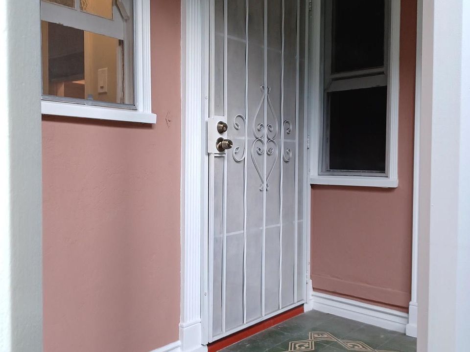 apt #14 entry porch