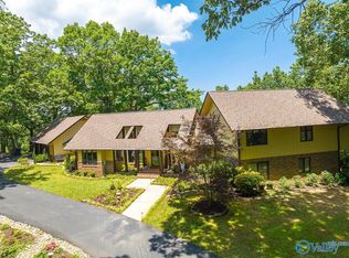 4315 Autumn Leaves Trl SE, Decatur, AL 35603