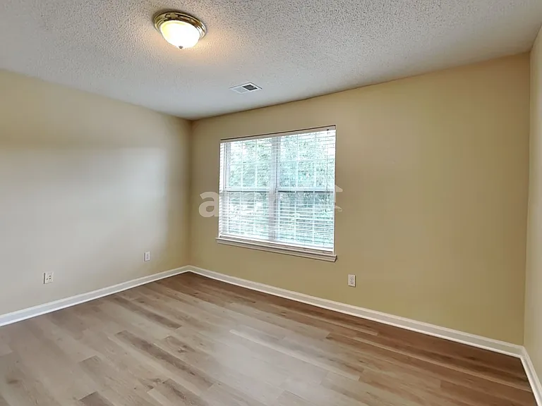 1610 Thornwick Trce — Photo 15