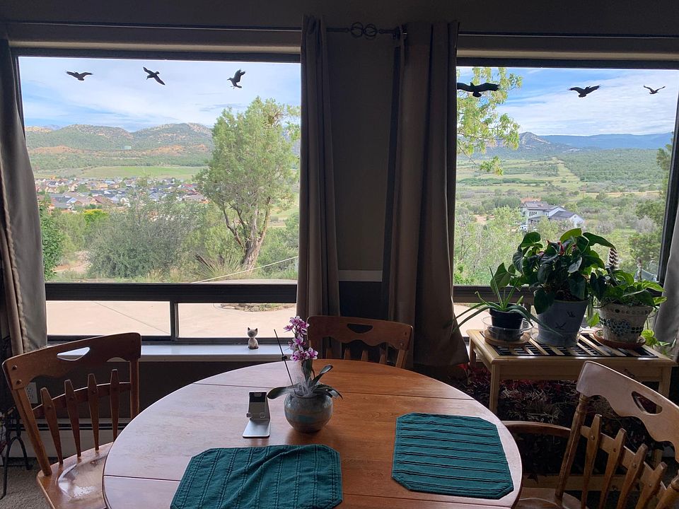 Dining room area. Note there are more windows in this area, approximately 1/2 are shown.