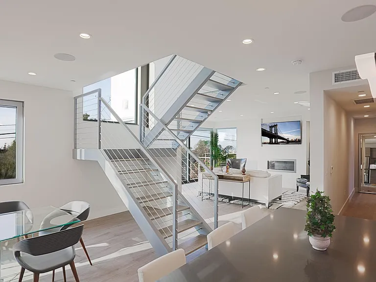 3709 Effie St — Photo 7
