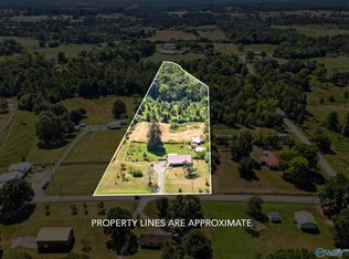 7115 Section Line Rd, Albertville, AL 35950