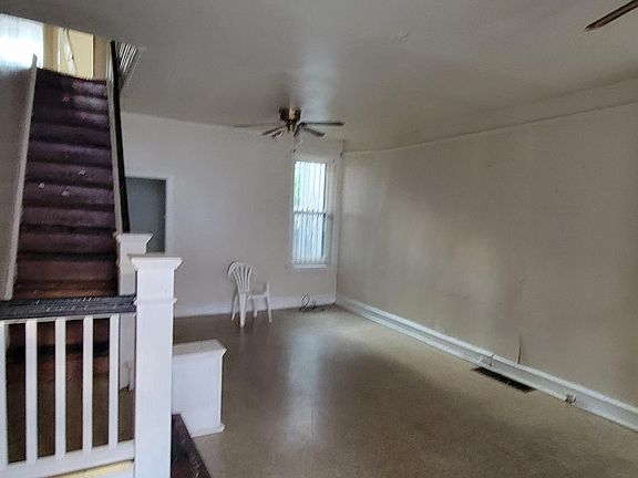3rd image of 1334 N Hollywood St