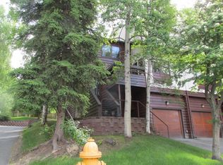 6752 Lunar Dr, Anchorage, AK 99504