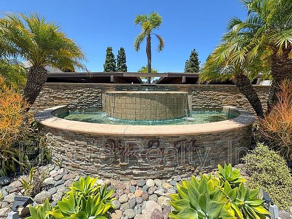 4th image of 8545 Villa La Jolla Dr APT H
