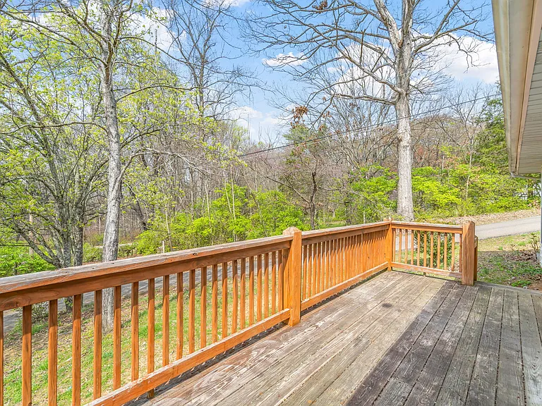 9907 Donovan Ln — Photo 5