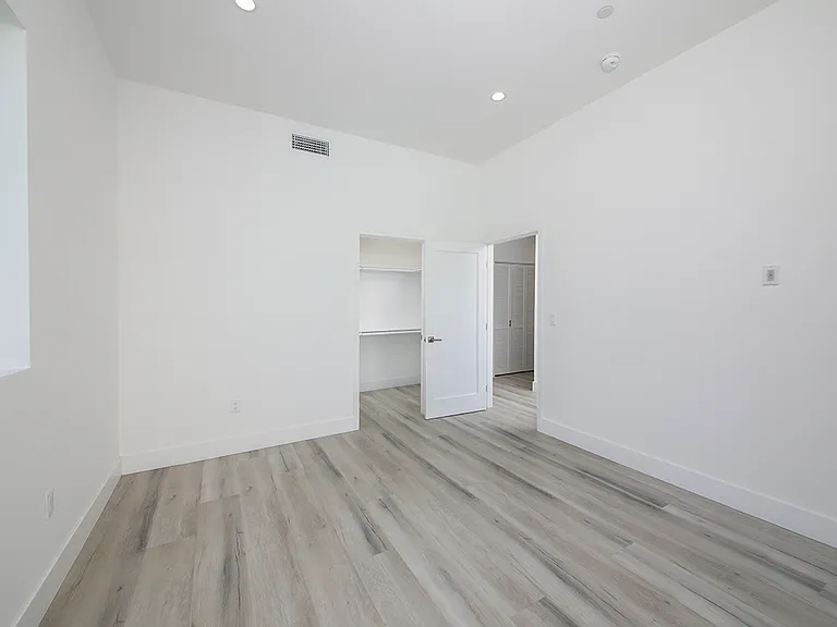 4550 W 18th St #4552-1/2 — Photo 13