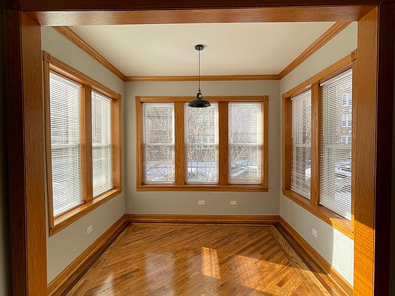 3rd image of 4925 N Washtenaw Ave APT 1