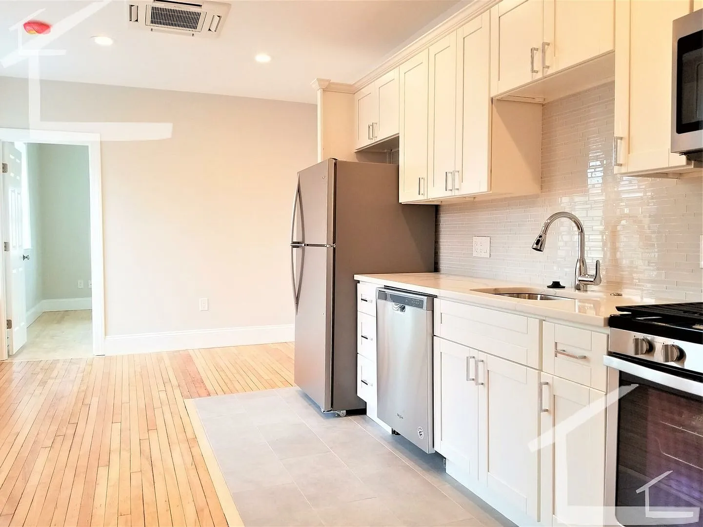 2 Bedroom In Allston — Photo 1