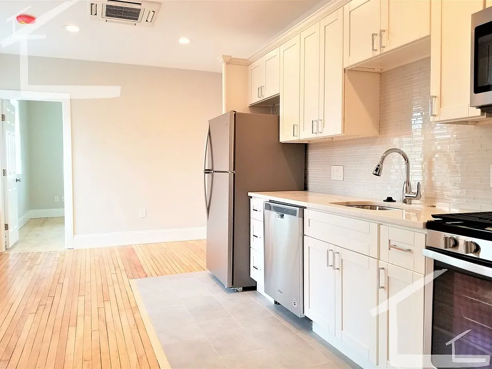 8 Gardner St #9A