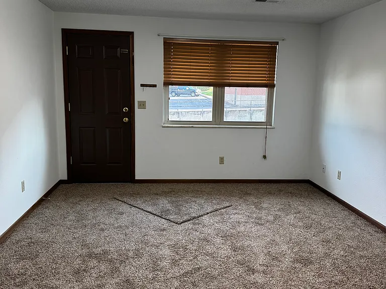 315 E Main St #4 — Photo 14