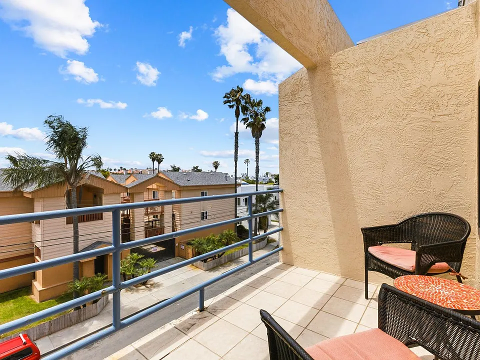 270 Dahlia Ave #23