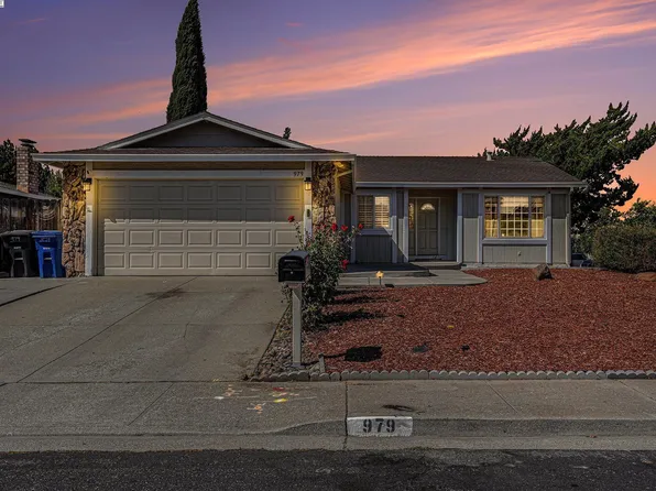 979 Newcastle Way, Pittsburg, CA 94565