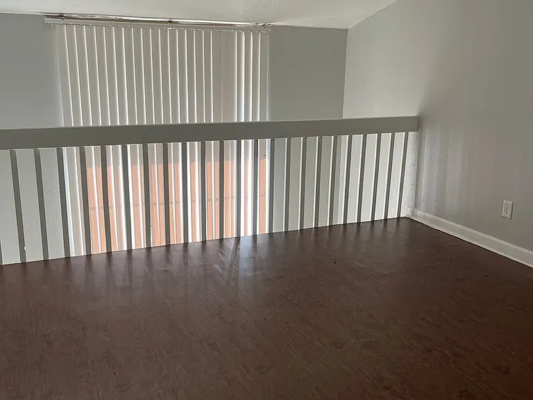 7720 E Kings Hwy — Photo 8