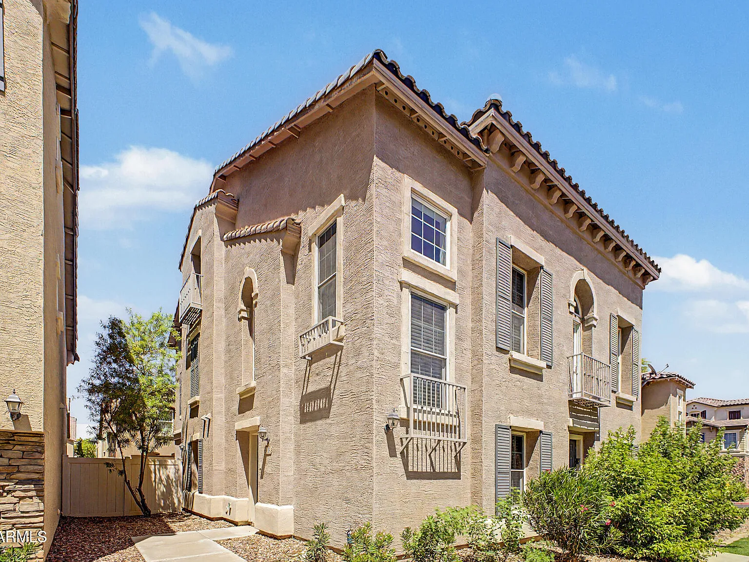 3 bed, 2.0 bath, 1463 sqft, $2,250 — Photo 2