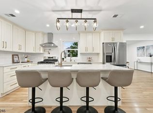 152 Glenwood Ct, Union Twp., NJ 07083