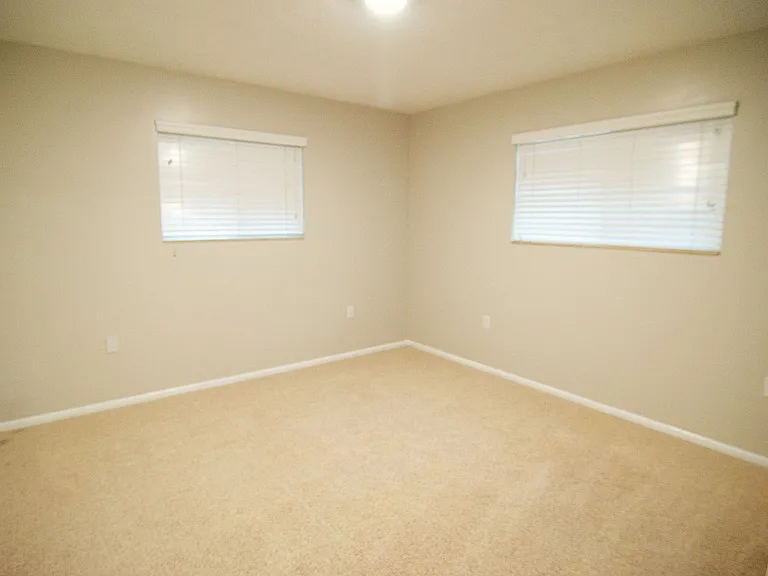 147 N 3900 E — Photo 10