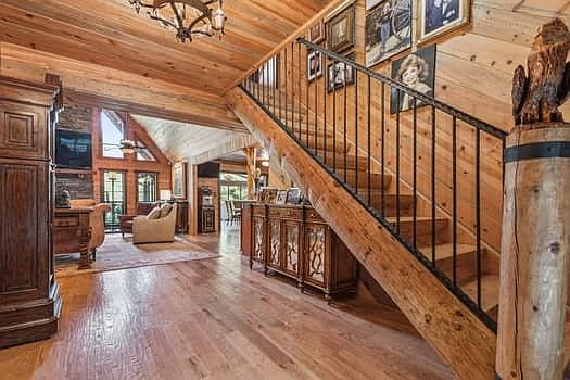3rd image of 671 Alexandrite Dr