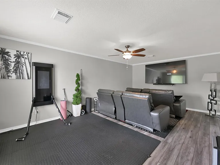 9706 Chipstead Ct — Photo 39