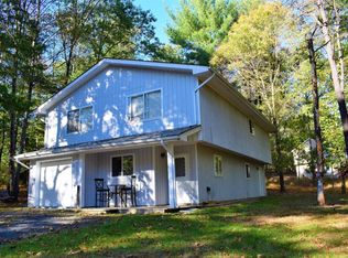 1160 Lake Of The Pines Blvd S, East Stroudsburg, PA